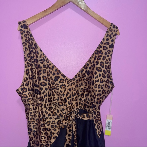 Summersalt One-Piece Women's Size 22 Leopard Black The Perfect Wrap Padded NWT - Picture 4 of 13